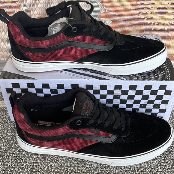 Vans WMNS Kyle Walker
Corduroy Tie-Dye/Black/White 
VN0A5JIEX4C
Sneakers - Picture 4 of 16